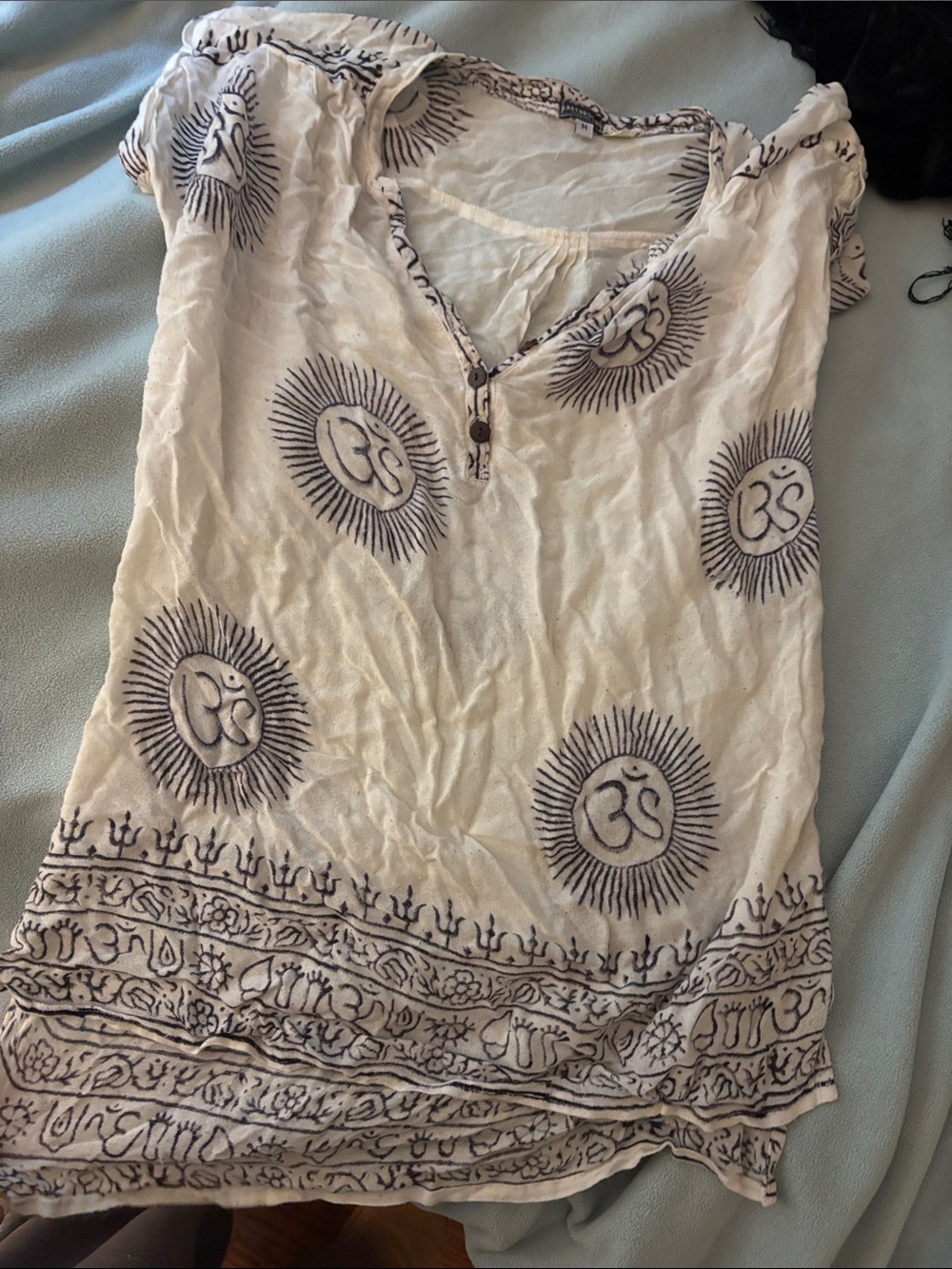 EARTHBOUND Cream Short-Sleeve V-Neck Tunic with Indigo Motifs